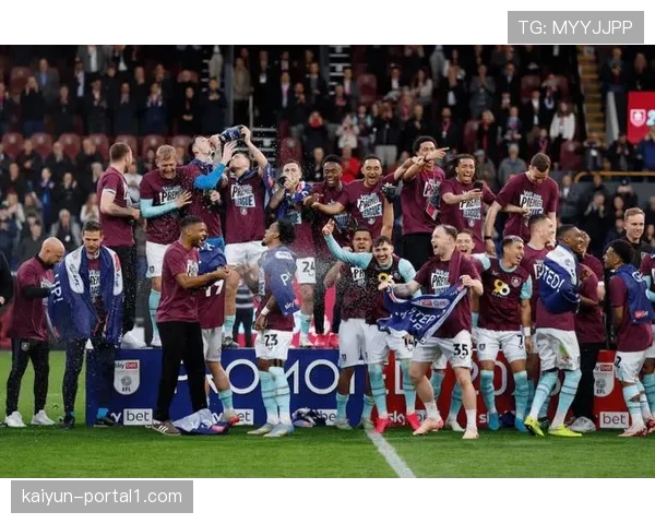 利兹联36分升至第15 领先降级区6分保级在望 利兹联36分升至第15 领先降级区6分保级在望